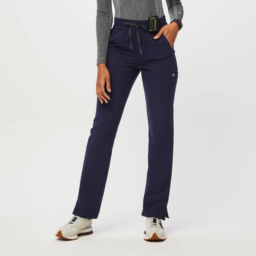 NWOT Figs- High waisted Dowa scrub pant in Navy. Size Small Tall
